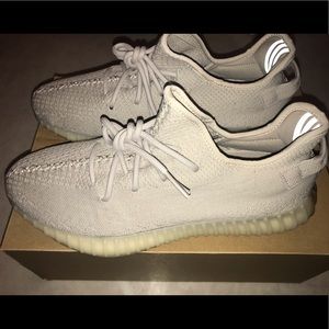 Yeezy Boost 350 V2